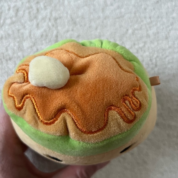 Squishmallows “brunch squad” pancake stack stuffy w/ butter syrup topping, small - Picture 2 of 5